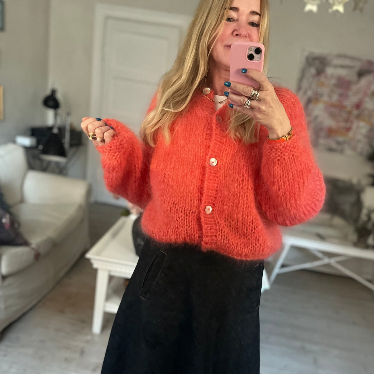 Femja Cardigan mit schmalen Ärmeln – Sandknit – Strickpaket aus der Bella und Bella Color by Permin ab 58 €