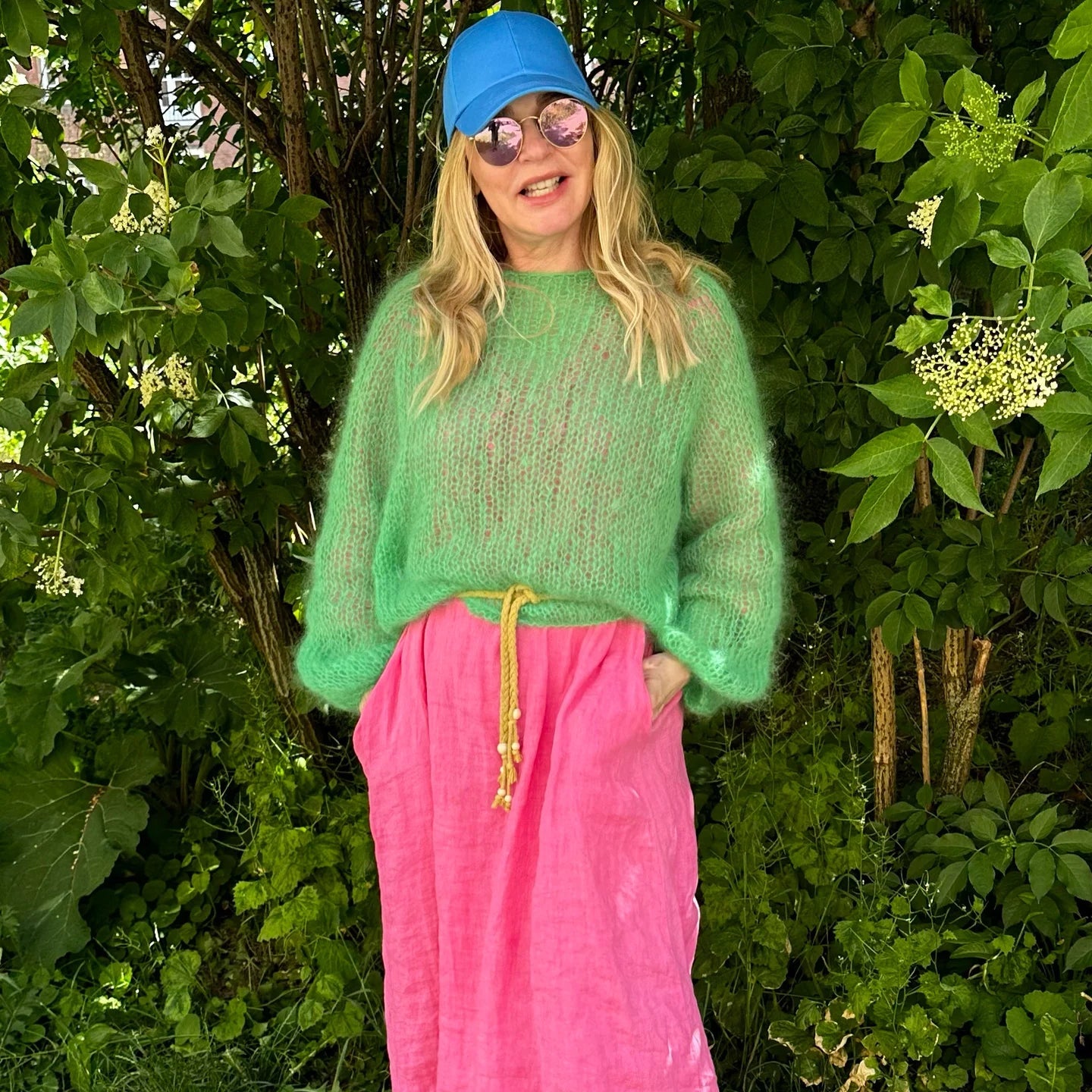 Súsanna Sweater – Sandknit – Strickpaket aus der Bella & Bella Color by Permin