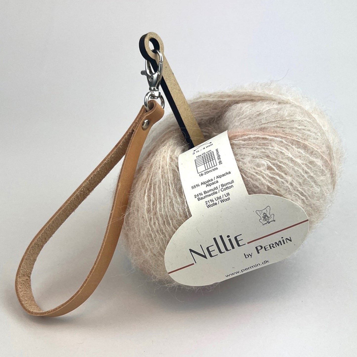 Garnhalter zum Mitnehmen inkl. Ledergriff by Permin
